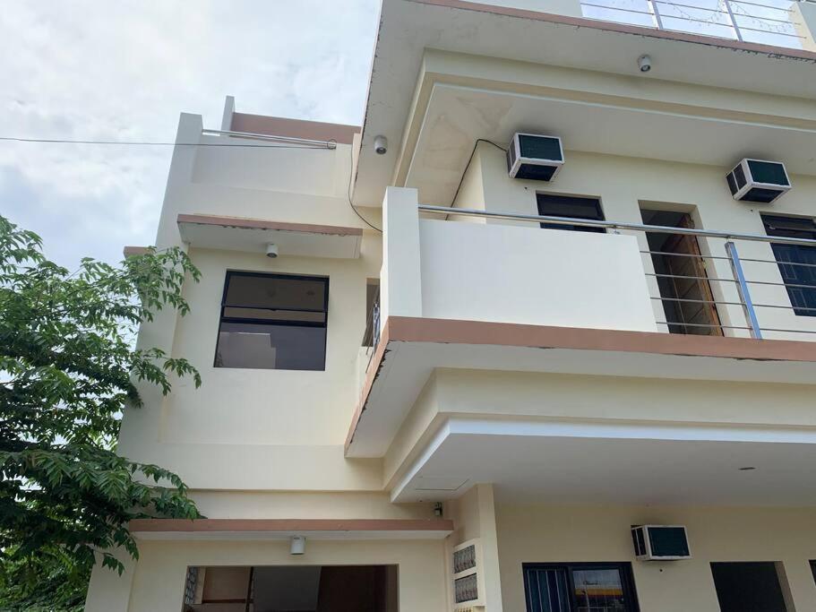 Dumaguete City Lee'S Apartment מראה חיצוני תמונה